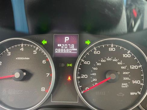 Used 2014 Subaru Legacy 2.5i Premium AWD/4WD image 24