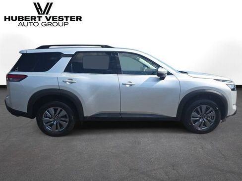 Used 2025 Nissan Pathfinder SV AWD/4WD image 5