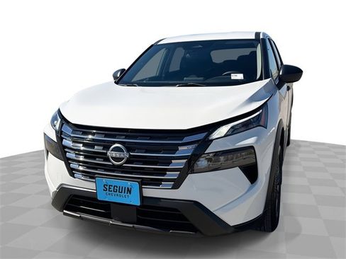 Used 2024 Nissan Rogue S image 1