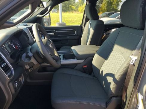 New 2026 RAM 2500 Big Horn AWD/4WD image 12