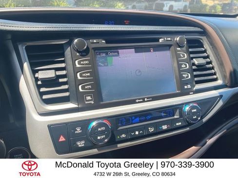 Used 2015 Toyota Highlander Limited w/ Driver Technology Package AWD/4WD image 18
