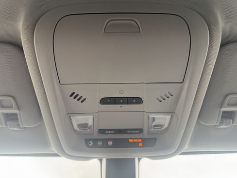 Used 2018 Chevrolet Equinox LT AWD/4WD image 29