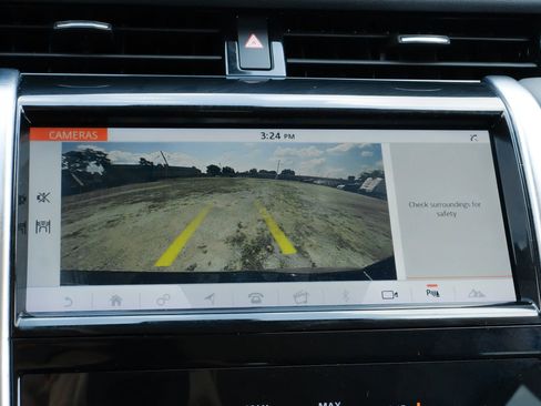 Used 2020 Land Rover Discovery Sport SE image 27