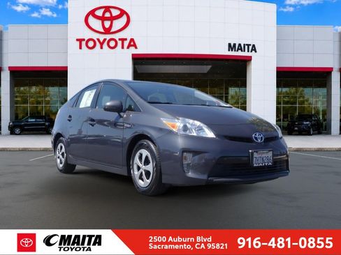 Used 2015 Toyota Prius Two FWD image 1