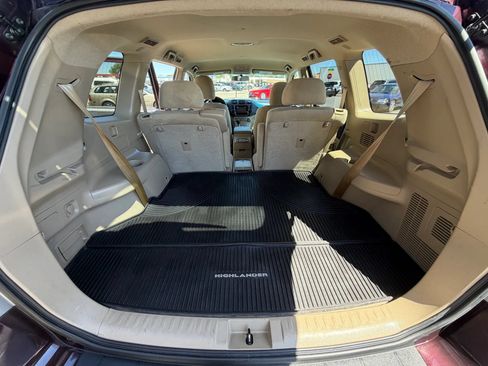 Used 2013 Toyota Highlander Plus AWD/4WD image 20
