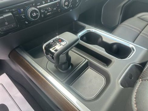 New 2026 Chevrolet Silverado 1500 High Country w/ LPO, Dark Essentials Package AWD/4WD image 26