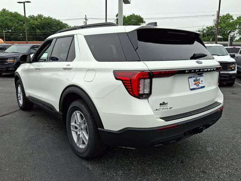 New 2026 Ford Explorer Active AWD/4WD image 3
