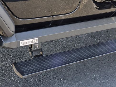 Used 2024 Jeep Wrangler Unlimited Rubicon w/ XTREMEE 35" Tire Package image 10