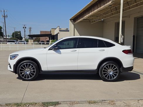 Used 2022 Mercedes-Benz GLC 300 4MATIC Coupe image 4