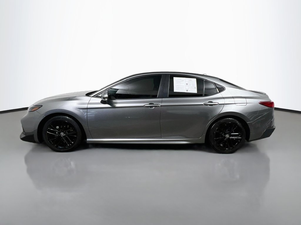 Used 2025 Toyota Camry SE FWD image 6