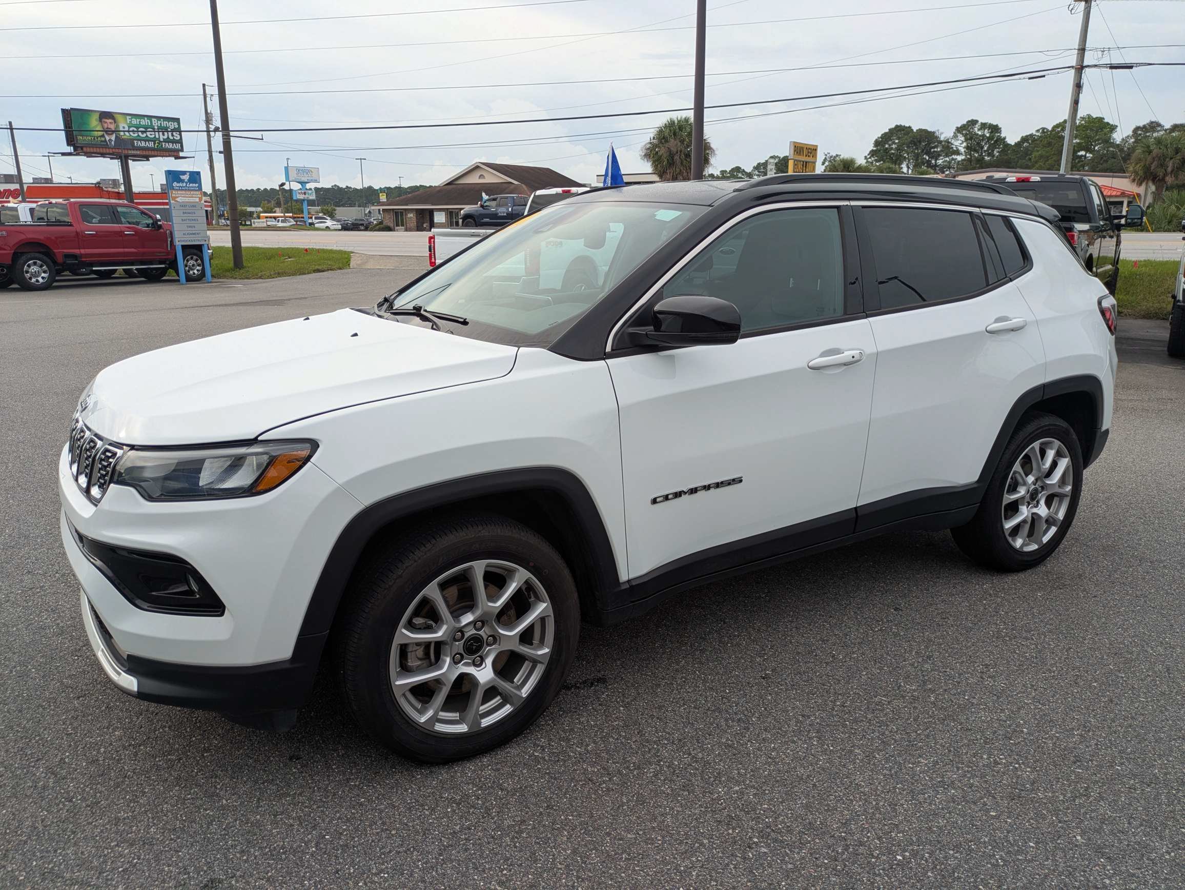 Used 2025 Jeep Compass Limited AWD/4WD image 8