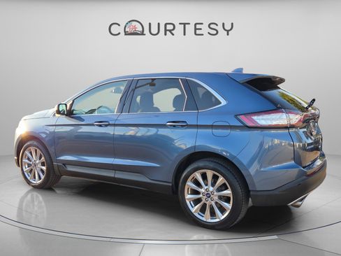 Used 2018 Ford Edge Titanium w/ Equipment Group 301A image 4