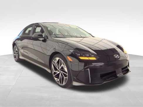 Used 2023 Hyundai Ioniq 6 SEL w/ Cargo Package AWD/4WD image 3