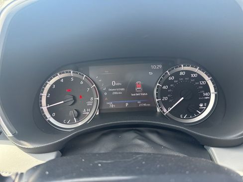 Used 2023 Toyota Highlander XLE image 13