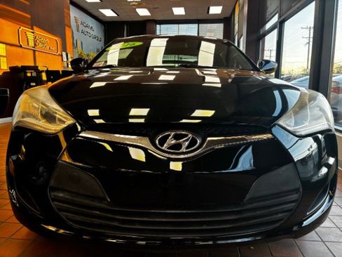 Used 2016 Hyundai Veloster image 5