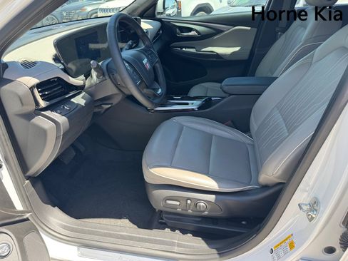 Used 2025 Buick Envista Avenir FWD image 11