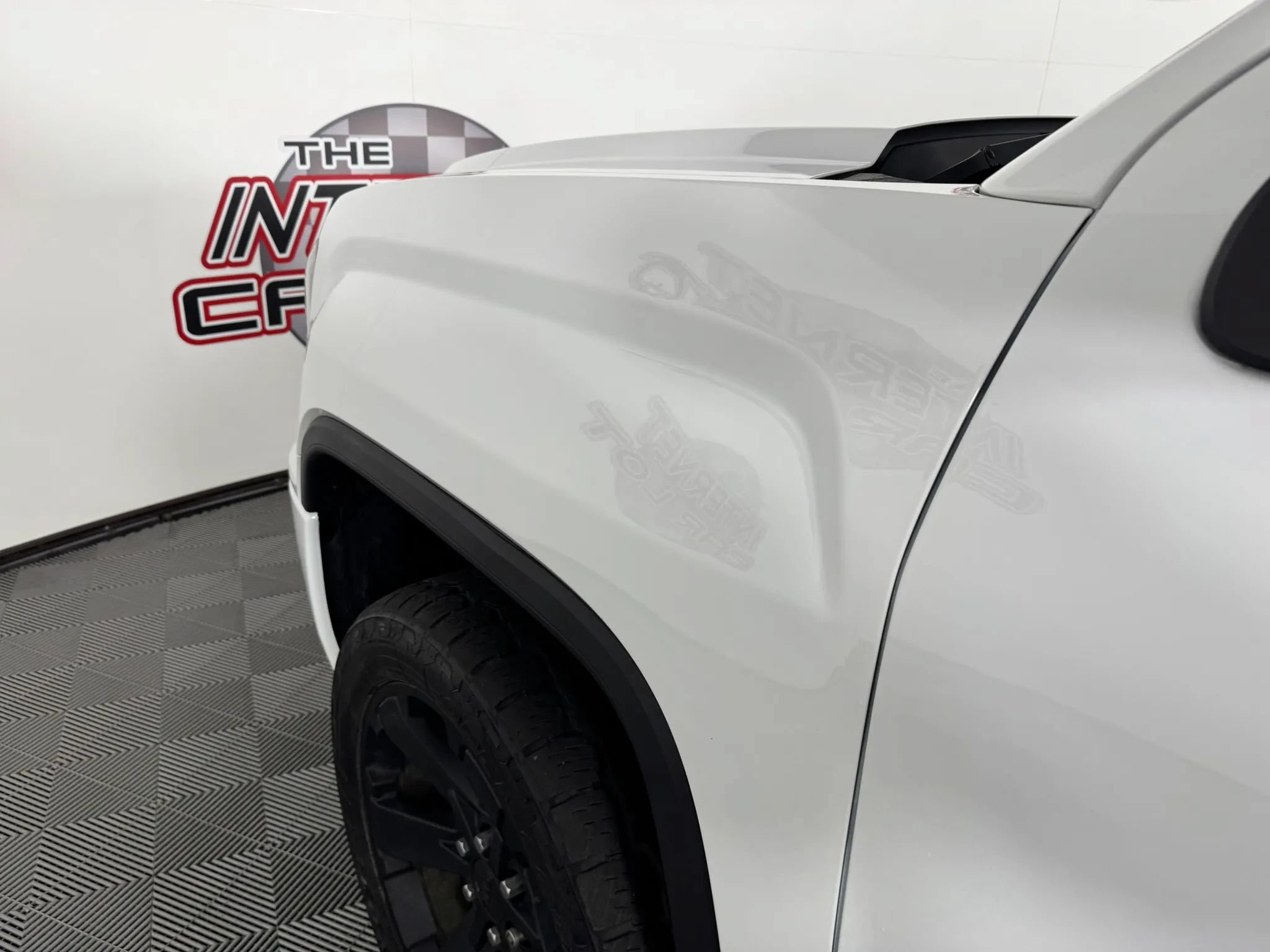 Used 2016 GMC Sierra 1500 SLT w/ All-Terrain Package AWD/4WD image 16