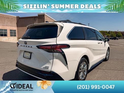Used 2022 Toyota Sienna XSE w/ XSE Plus Package AWD/4WD image 8