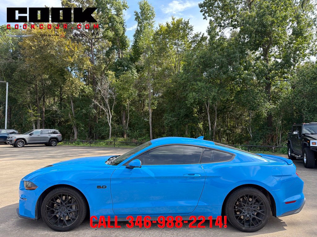 Used 2022 Ford Mustang GT Premium RWD image 2