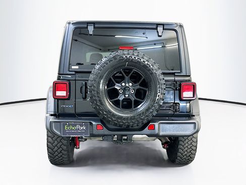 Used 2025 Jeep Wrangler Willys AWD/4WD image 7