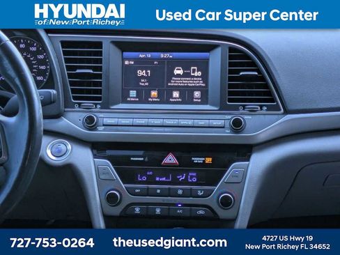 Used 2018 Hyundai Elantra Value Edition FWD image 17