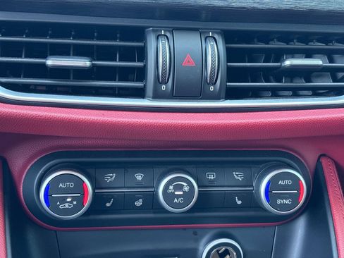 Used 2019 Alfa Romeo Stelvio AWD w/ Nero Edizione image 22