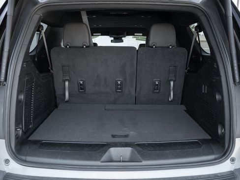 Used 2024 Chevrolet Suburban LT image 43