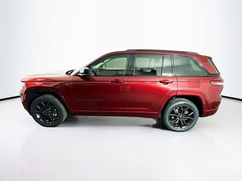 Used 2023 Jeep Grand Cherokee 30th Anniversary image 4