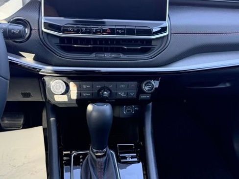 Used 2026 Jeep Compass Trailhawk image 14