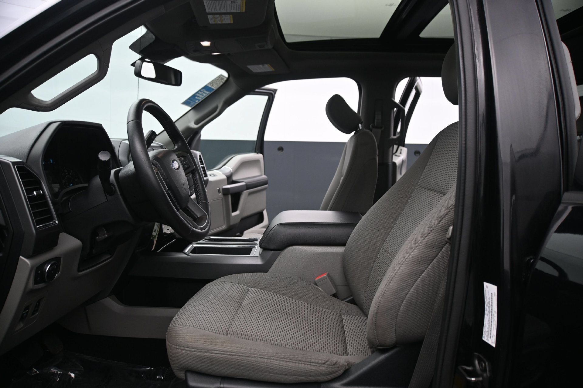 Used 2019 Ford F150 XLT w/ Equipment Group 302A Luxury AWD/4WD image 24