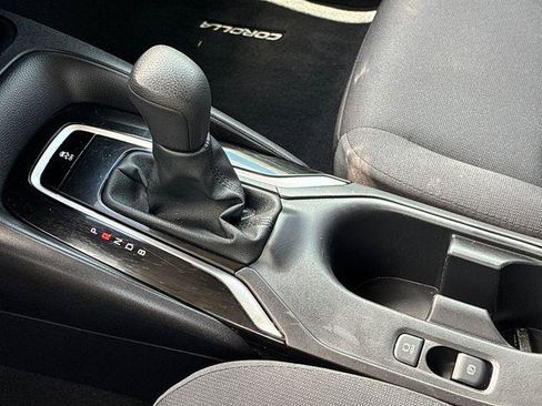 Certified 2025 Toyota Corolla LE FWD image 21