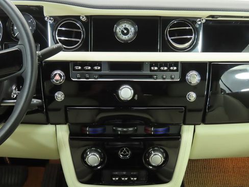 Certified 2012 Rolls-Royce Phantom Drophead Coupe image 22