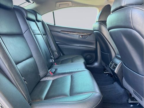 Used 2013 Lexus ES 350 w/ Luxury Pkg FWD image 25