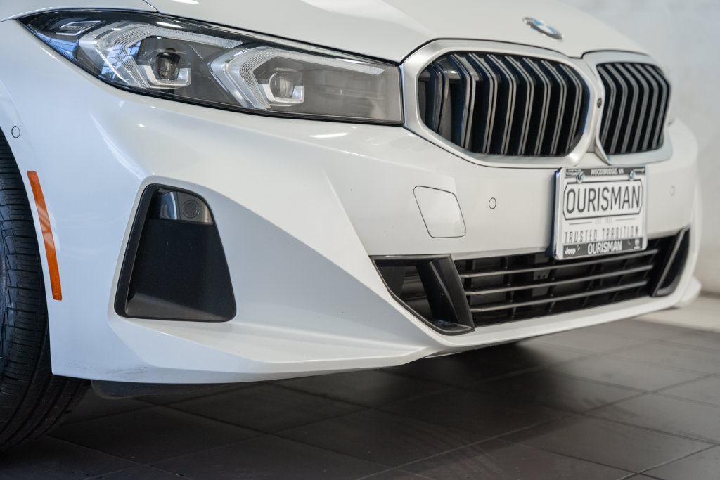Used 2023 BMW 330i xDrive Sedan w/ Premium Package AWD/4WD image 11