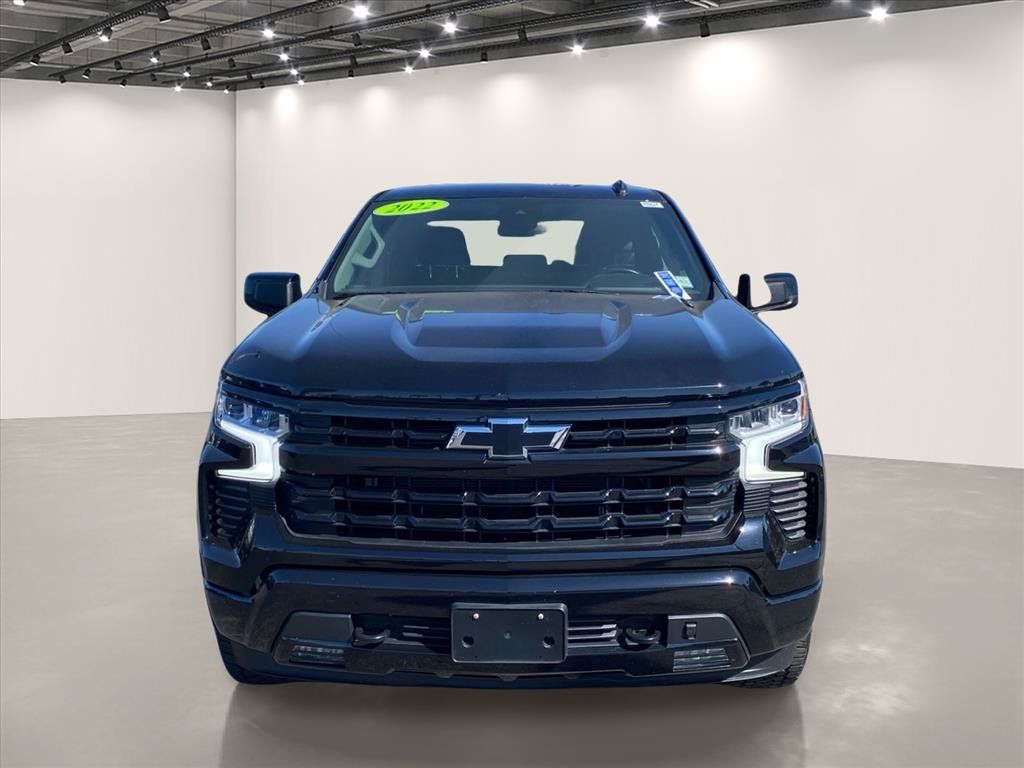 Used 2022 Chevrolet Silverado 1500 RST w/ Max Trailering Package AWD/4WD image 2