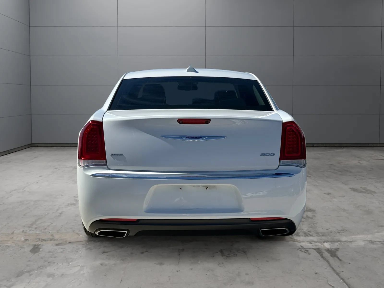 Used 2019 Chrysler 300 Touring AWD/4WD image 11