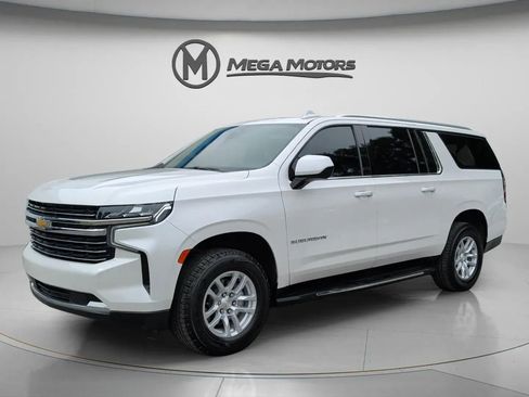 Used 2021 Chevrolet Suburban LT RWD image 2