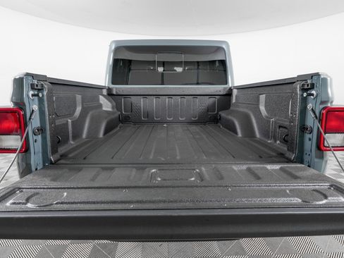 Used 2025 Jeep Gladiator Sport image 7