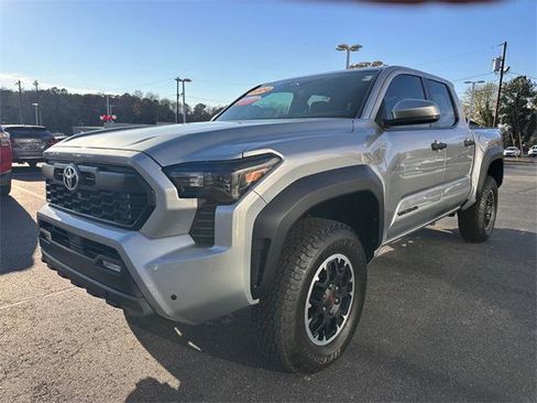 Certified 2024 Toyota Tacoma TRD Off-Road image 7