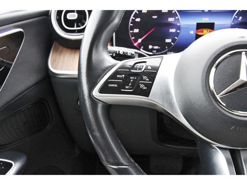 Used 2023 Mercedes-Benz GLC 300 image 17