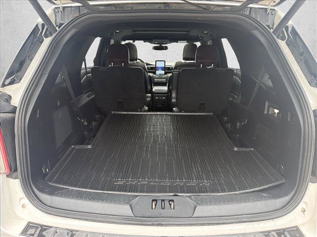 Used 2020 Ford Explorer Platinum w/ Premium Technology Package AWD/4WD image 22