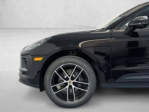 Used 2026 Porsche Macan AWD/4WD image 28
