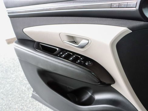 Used 2023 Hyundai Tucson Limited image 23