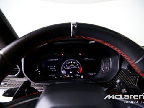 Used 2020 Lamborghini Urus AWD/4WD image 13