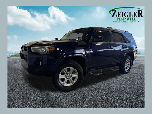 Used 2021 Toyota 4Runner SR5 AWD/4WD image 1