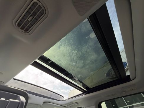 New 2026 Ford Expedition Max Platinum image 23