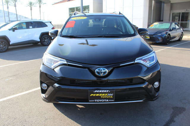 Used 2017 Toyota RAV4 Limited w/ Advanced Technology Package AWD/4WD image 3
