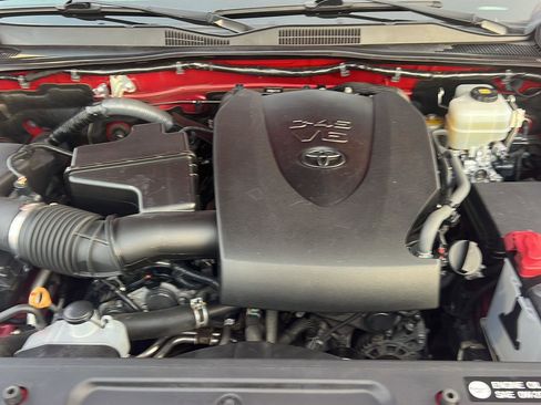 Used 2017 Toyota Tacoma TRD Off-Road w/ Premium & Technology Package image 37