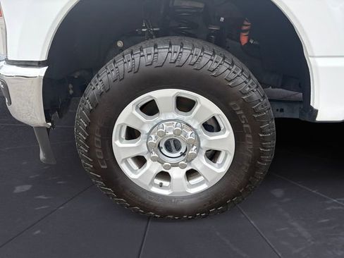 Used 2025 Ford F250 XLT w/ FX4 Off-Road Package AWD/4WD image 14