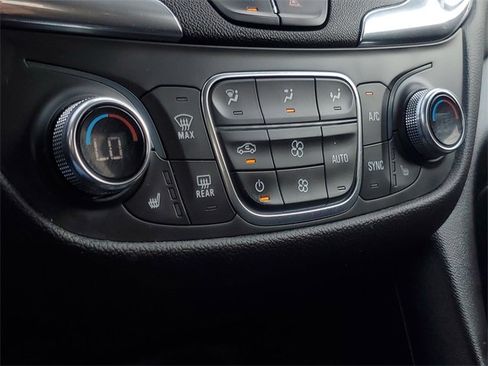 Certified 2023 Chevrolet Equinox LT image 23